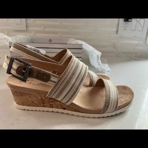 Brand new Abella True comfort sandals. New - original packaging. Size 6.5